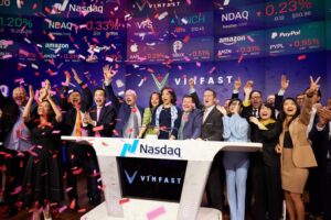 xe điện vinfast chính thức niêm yết trên sàn chứng khoán Mỹ NASDAQ