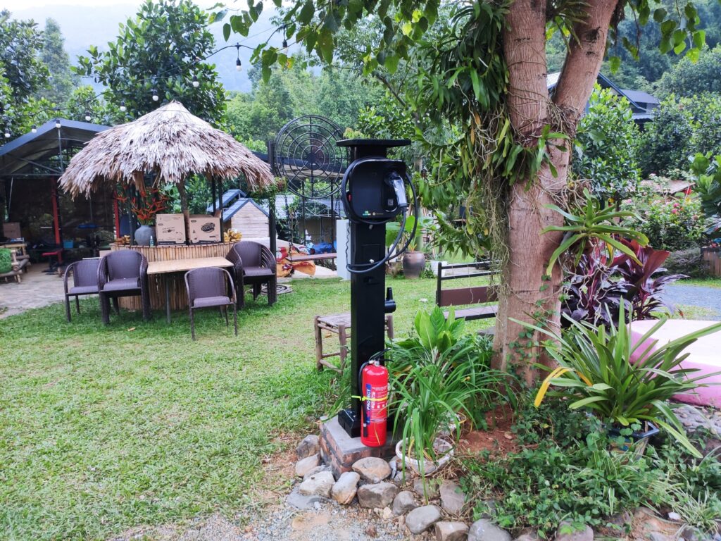 sạc ô tô điện StarCharge Artemis 11 tại khu resort - evcarvietnam.vn