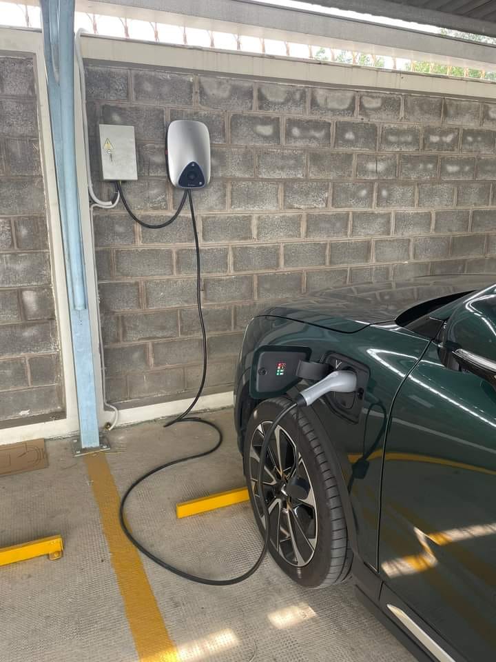 sạc ô tô điện starcharge - sạc ô tô điện 11kW cho xe vinfast VF8 - evcarvietnam.vn