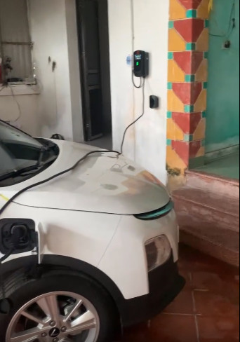 sạc ô tô điện 7kW treo tường - evcarvietnam.vn