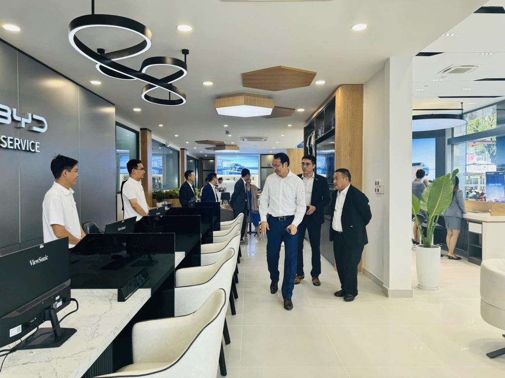 byd oway sài gòn, xưởng dịch vụ đại lý byd, showroom byd tại sài gòn, TP HCM - evcarvietnam.vn