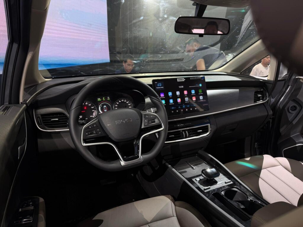 nội thất byd M6 - evcarvietnam.vn
