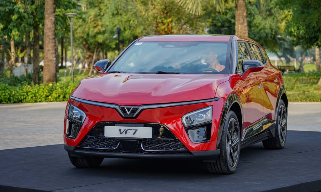 đầu xe vinfast vf7 - evcarvietnam.vn