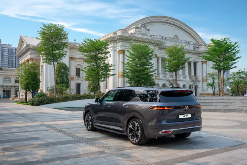 phần đuôi xe vinfast vf9 - evcarvietnam.vn